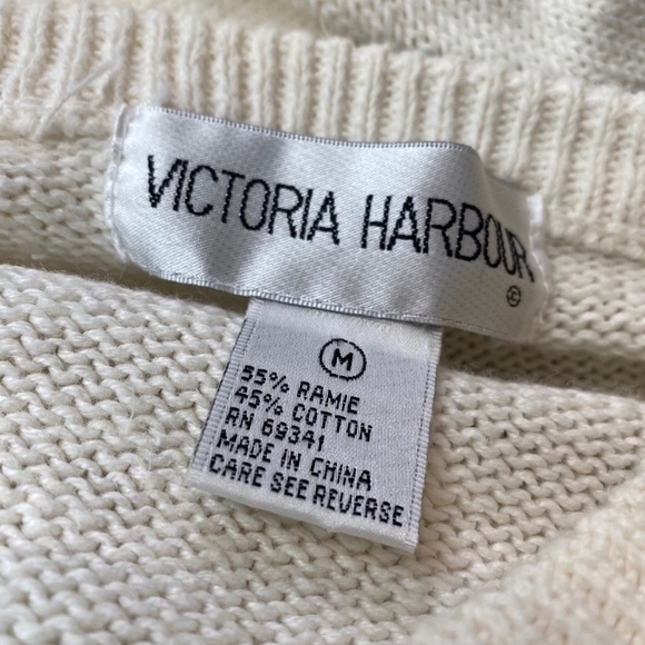 5 for $20 Victoria Harbor sweater - Picture 4 of 4